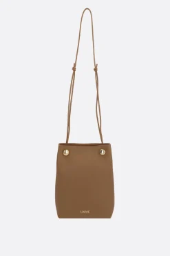 Borse A Tracolla>LOEWE borsa a tracolla Pebble in pelle liscia Marrone