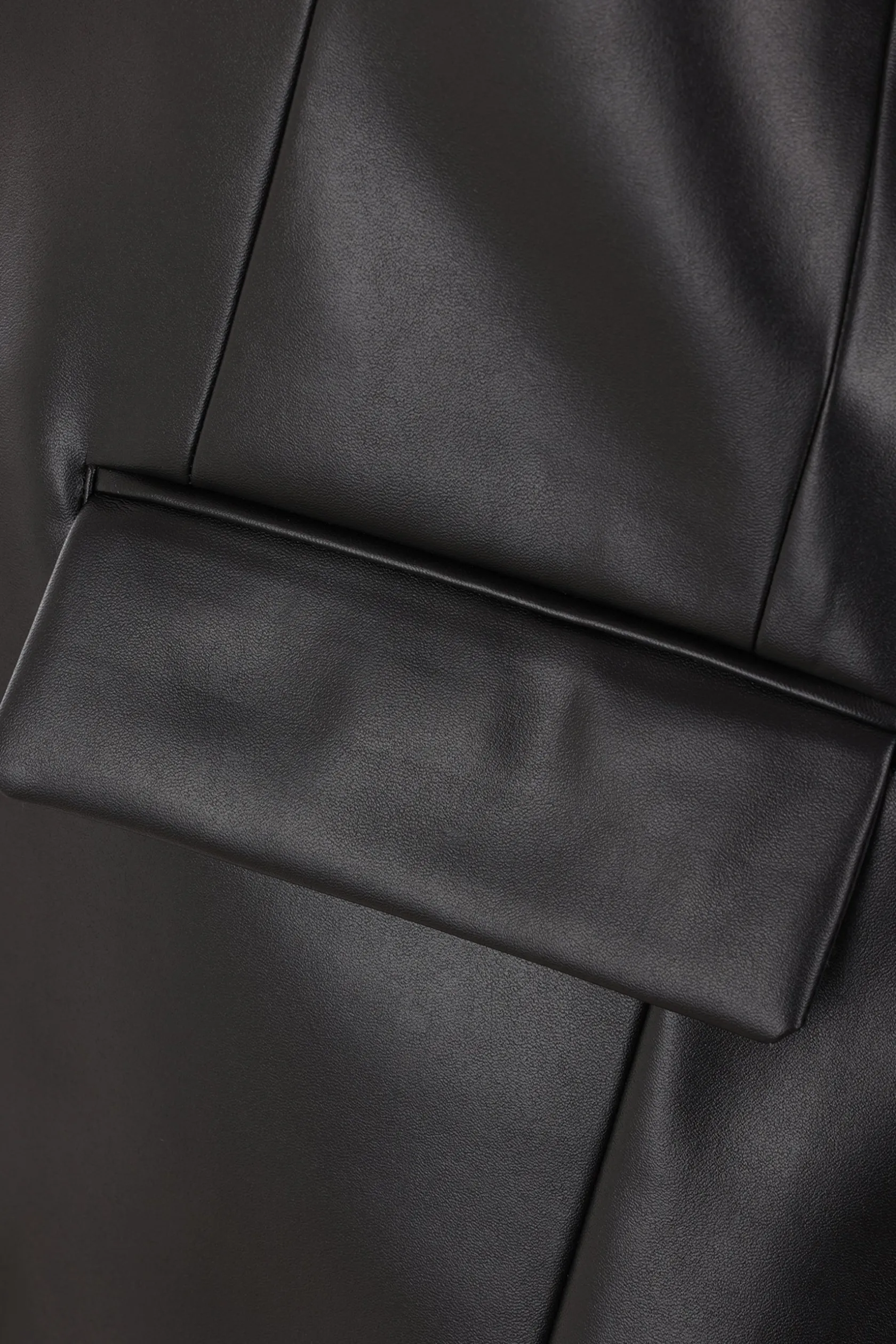 Capispalla>COMME DES GARÇONS giacca asimmetrica in ecopelle Nero