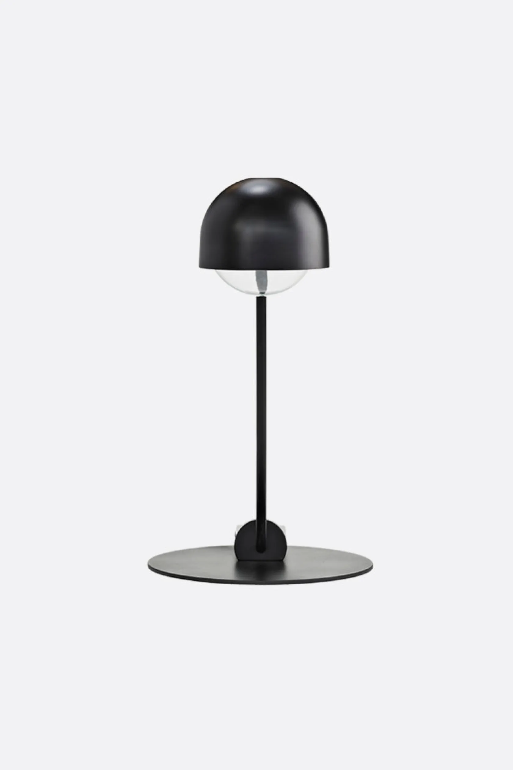 Lifestyle>KARAKTER lampada da tavolo Domo Table Nero