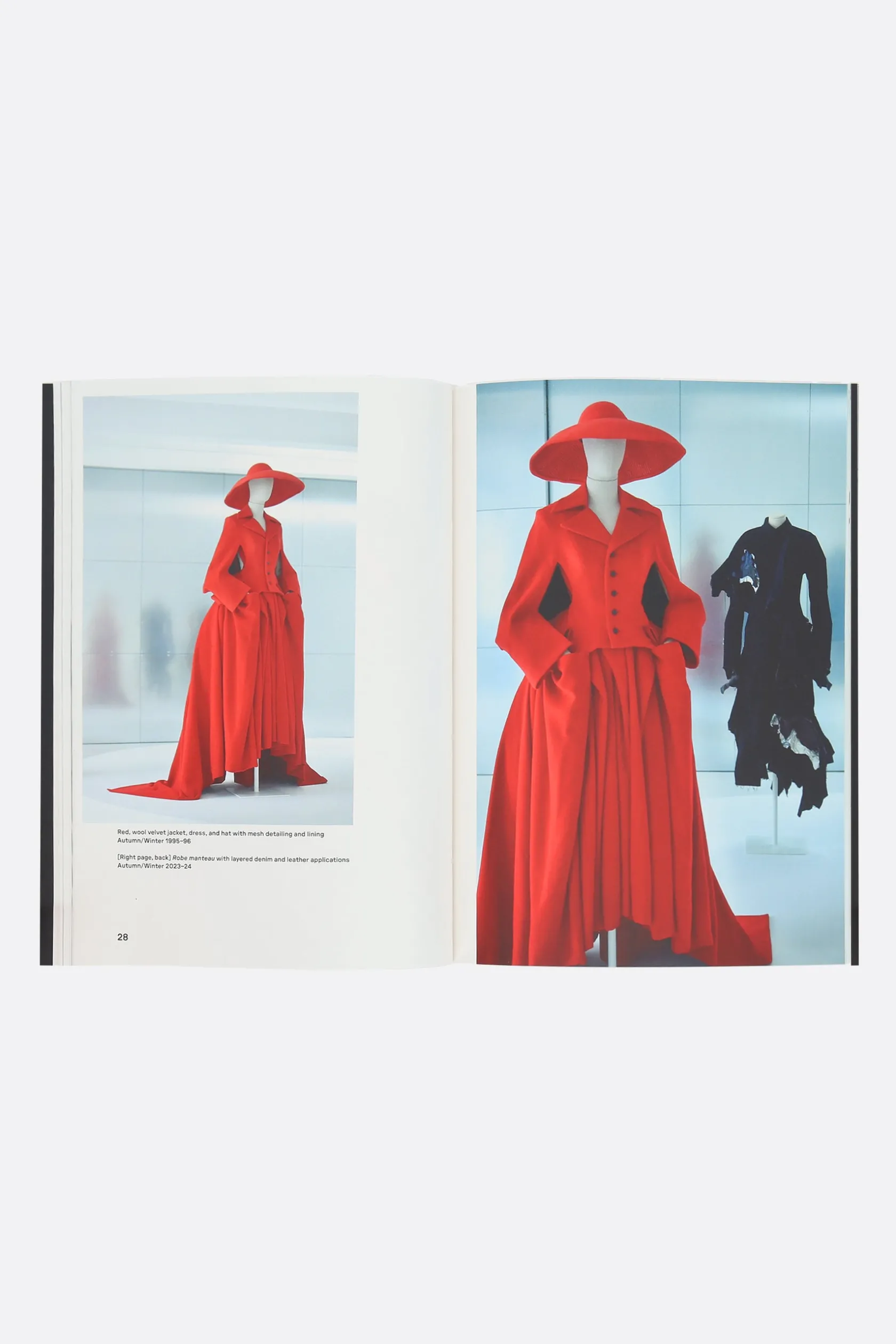 Lifestyle>10 CORSO COMO libro Yohji Yamamoto. Letter to the Future Nero