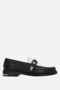 Mocassini E Slippers>TOGA VIRILIS mocassino in pelle liscia con fibbia Nero