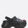 Décolletés E Slingbacks>BALENCIAGA mule Crocs™ Jibbitz™ in gomma con charm Nero