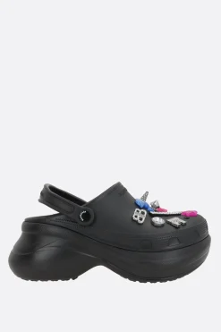 Décolletés E Slingbacks>BALENCIAGA mule Crocs™ Jibbitz™ in gomma con charm Nero