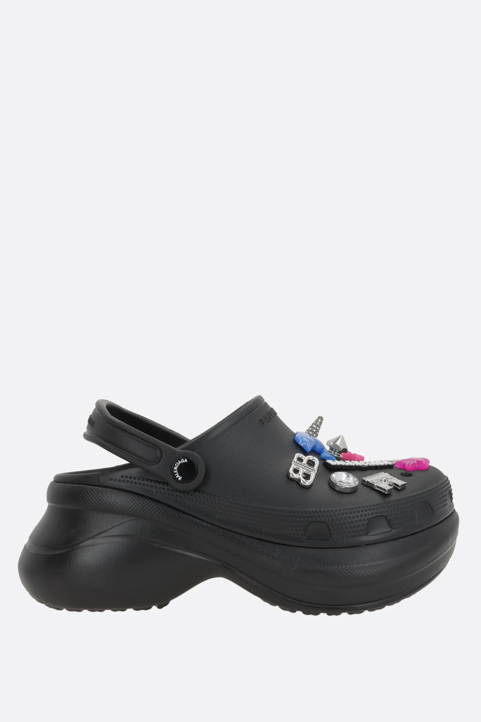 Décolletés E Slingbacks>BALENCIAGA mule Crocs™ Jibbitz™ in gomma con charm Nero