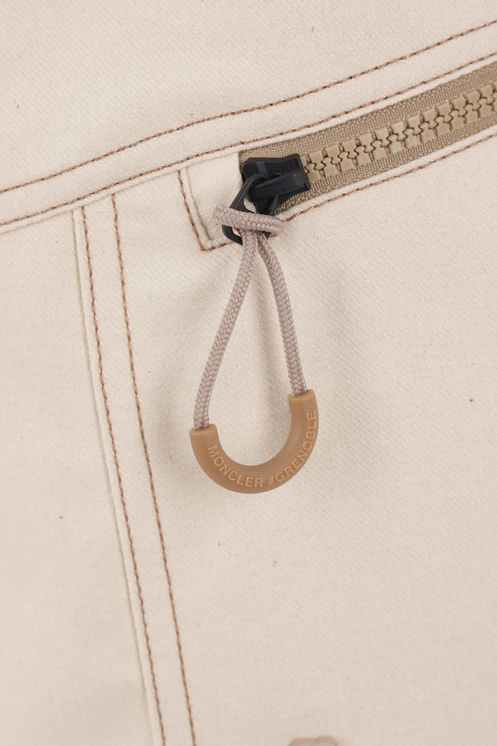 Pantaloni>MONCLER GRENOBLE pantalone corto cargo in drill di cotone Neutro