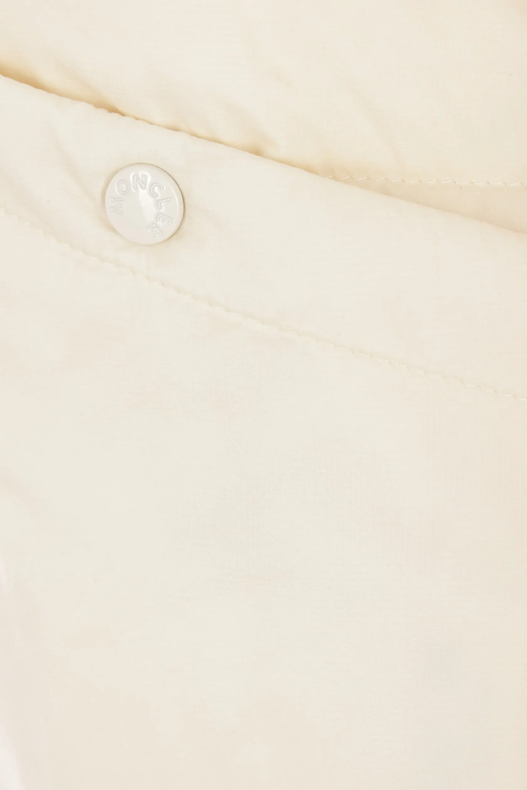 Capispalla>MONCLER piumino Hede in nylon Bianco