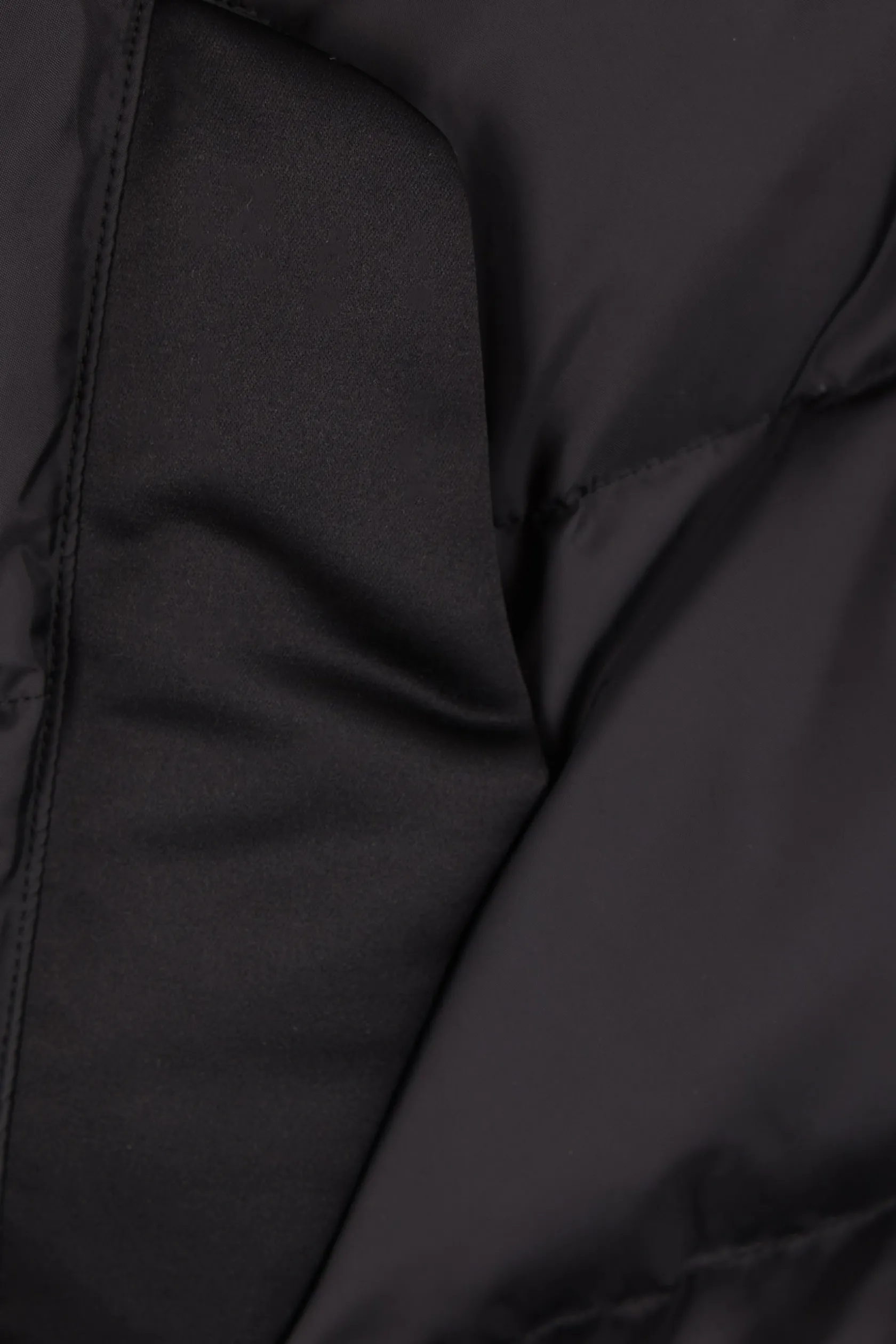 Capispalla>UNDERCOVER piumino in nylon e raso Nero