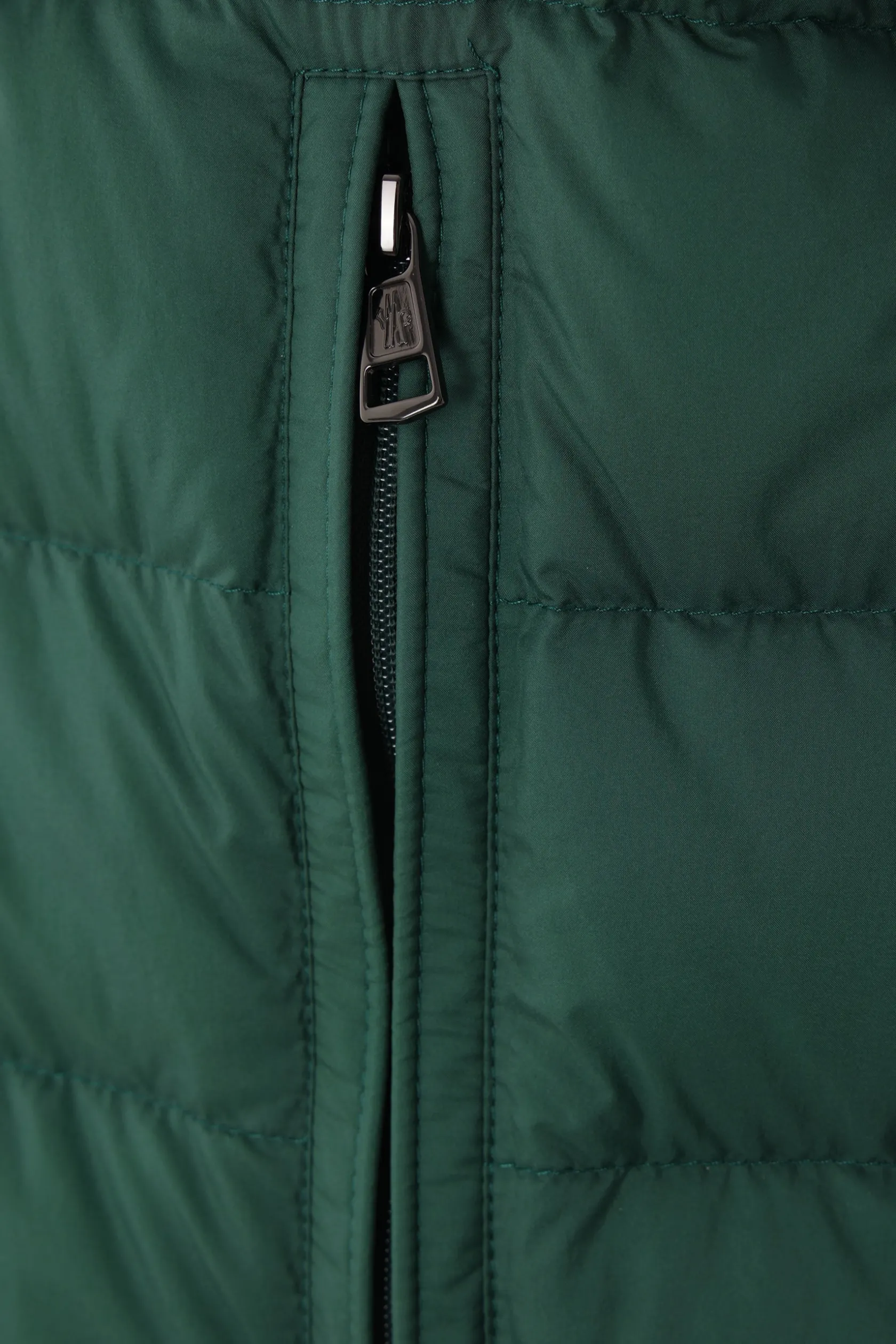 Capispalla>MONCLER piumino smanicato Barthe in nylon Verde