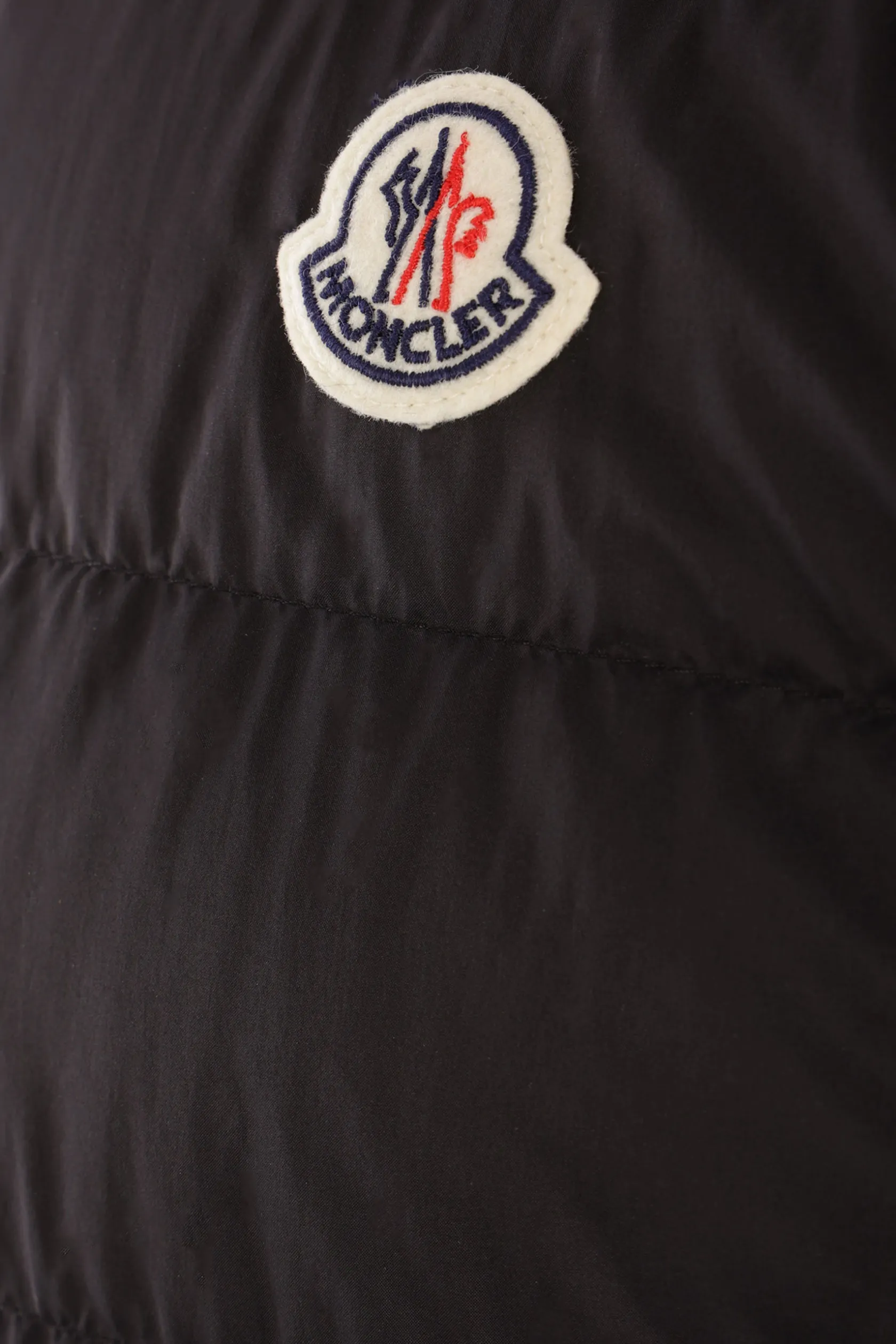 Capispalla>MONCLER piumino smanicato Barthe in nylon Nero