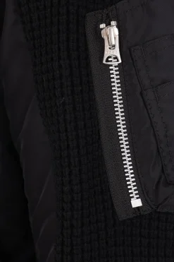 Topwear><noscript><img width=