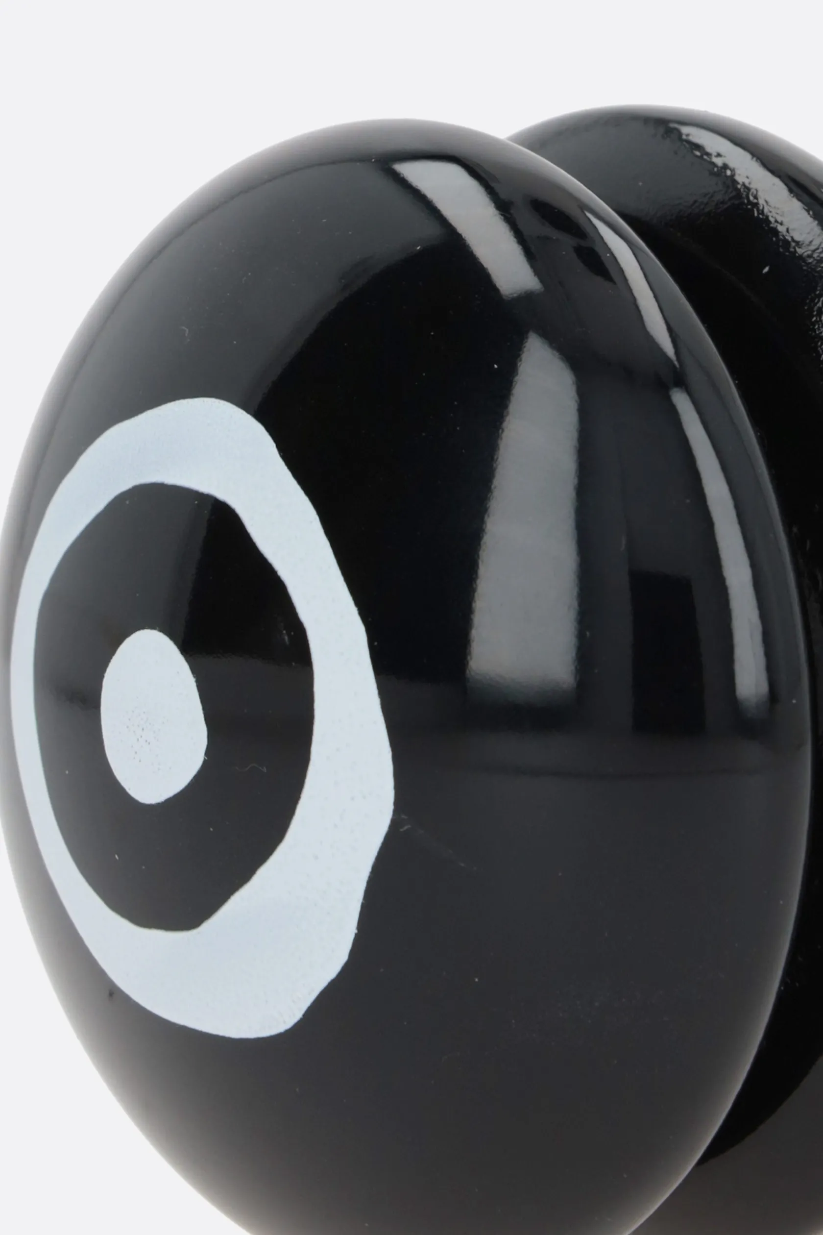 Lifestyle>10 CORSO COMO yo-yo in legno verniciato Nero